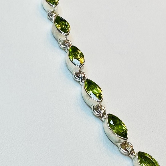Sterling Silver Peridot Link Bracelet ~ 7 - 8" Wearable Length Adjustable - Picture 10 of 13